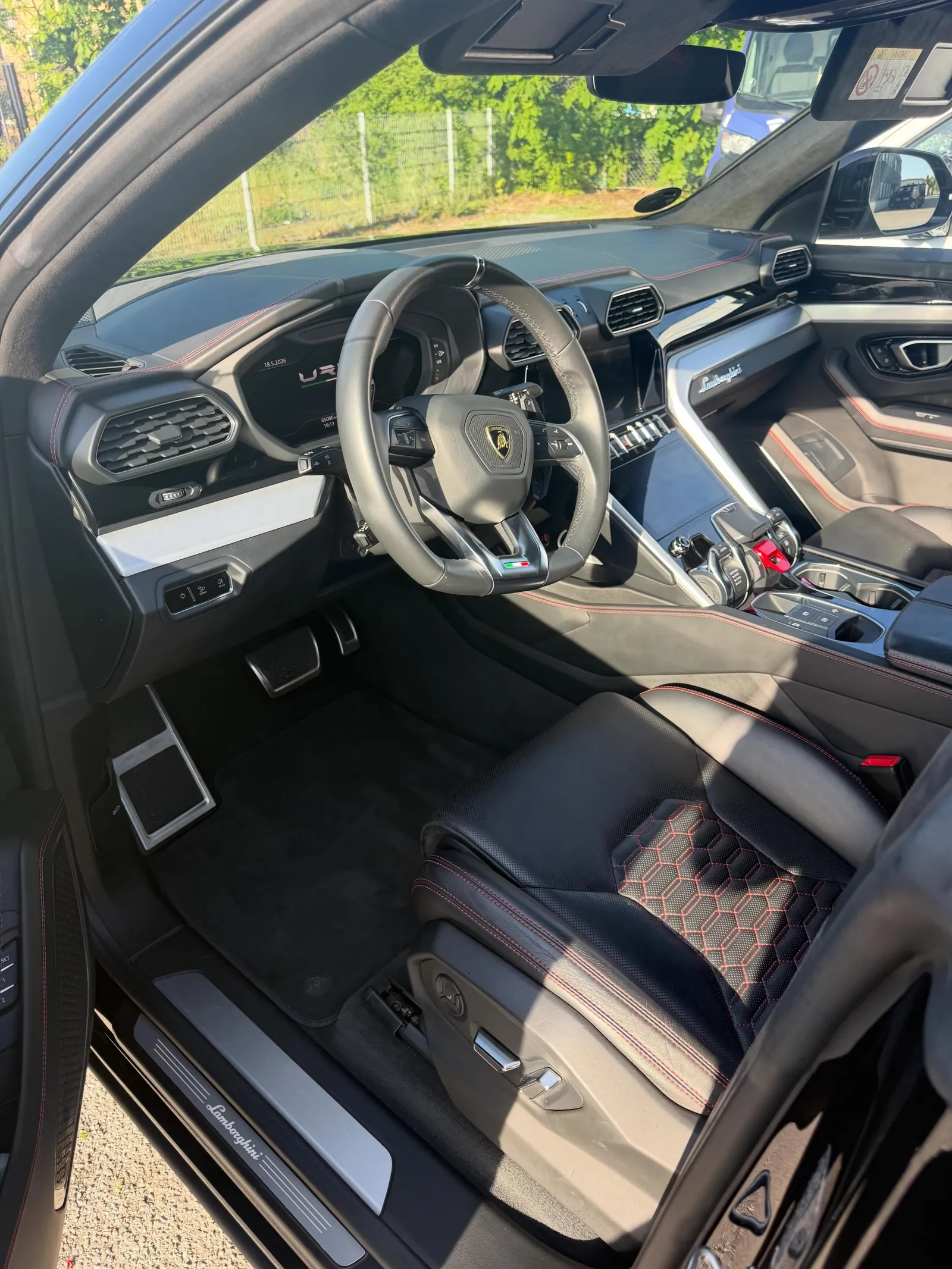 Kabine i Lamborghini Urus efter indvendig detailing